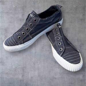 Brand new Blowfish Malibu Slip on Sneakers - Size 8.5